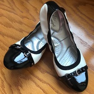 DexFlex Comfort Flats- NEVER WORN